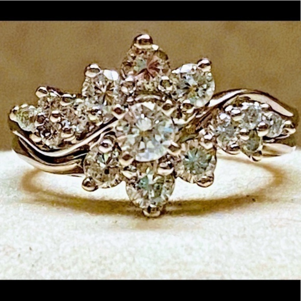 Round Brilliant Cut Diamond Ring Set